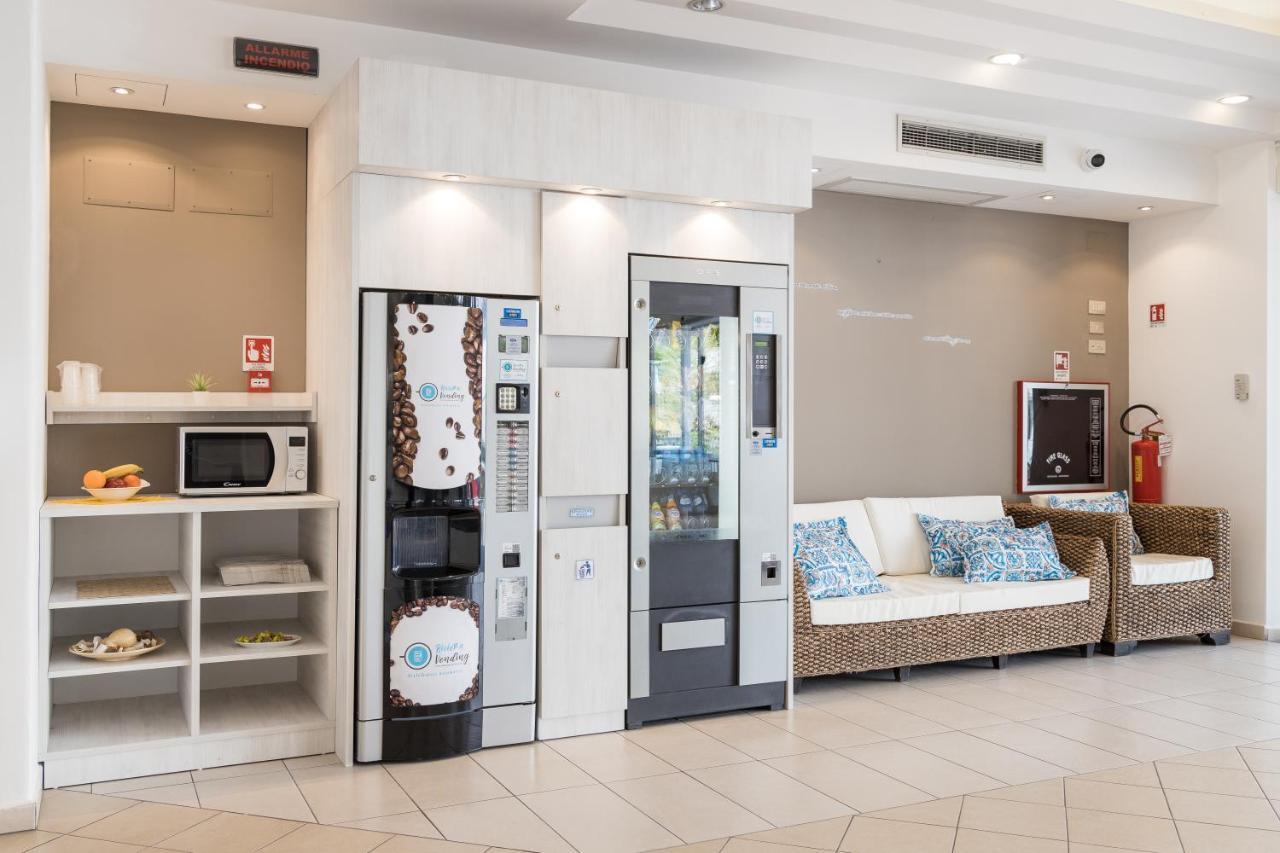 Hotel Amalfi - Smart Hotel Riccione Exterior foto